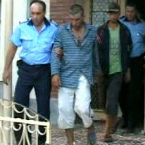 Trei bătăuşi din Brăila au fost încarceraţi după o descindere în forţă a poliţiei