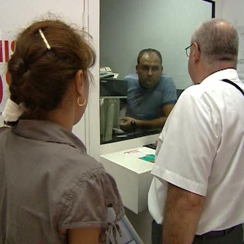 Zeci de case de schimb nu-şi informează corect clienţii, în Capitală