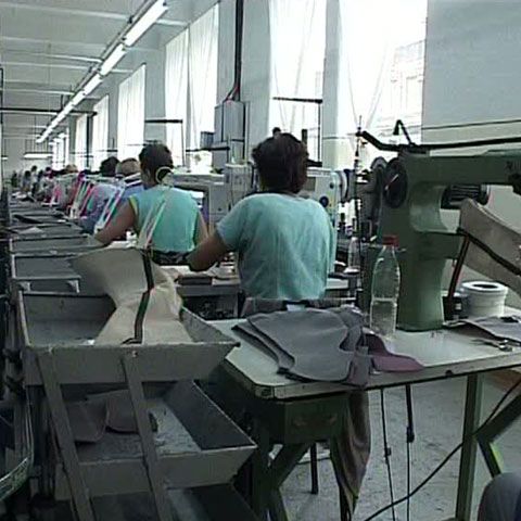 Tot mai mulţi salariaţii reclamă la ITM că nu îşi primesc salariile la timp