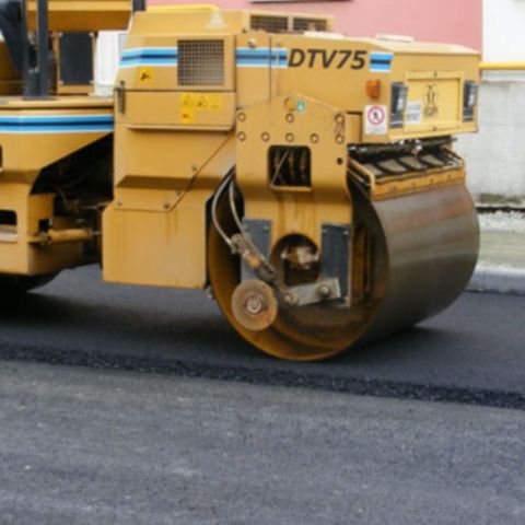 Traficul a fost complet restricţionat de miercuri pe strada Anghel Saligny din Bucureşti