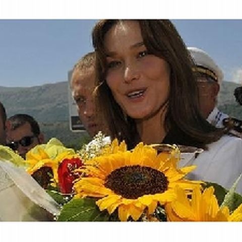 Soţii Sarkozy cheltuiesc peste 760 de euro pe zi pe flori