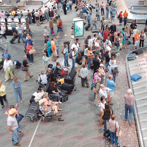 Ministerul Turismului anunţă că a cheltuit în deplasările cu jurnaliştii circa 23.000 euro şi peste 82.000 lei, în 2009