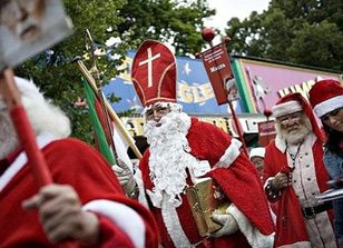 În plin sezon estival, congresul Moş Crăciunilor a avut loc în Danemarca