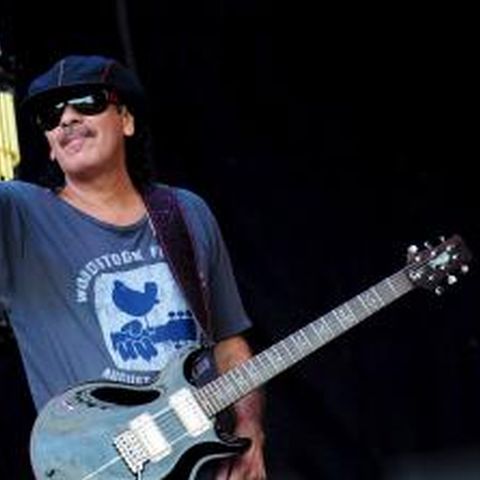 Un hoţ a încercat să fugă cu chitara lui Carlos Santana, în valoare de zeci de mii de euro