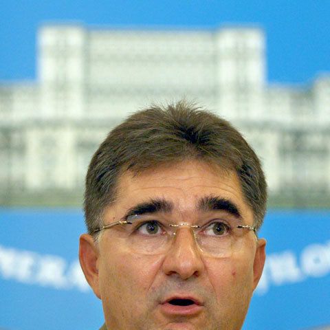 Ghişe: Preşedintele Băsescu a făcut un atac pe tot frontul pentru a o proteja pe Elena Udrea