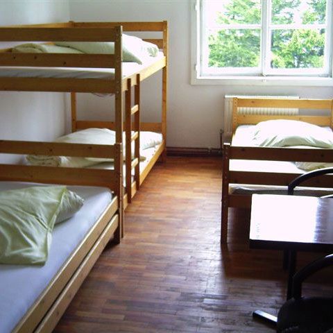 Pericol pentru turişti: Nereguli în 42% dintre taberele şi hotelurile verificate pe litoral