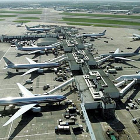 Al doilea aeroport britanic ca importanţă, Gatwick, închis din cauza unei aterizări de urgenţă