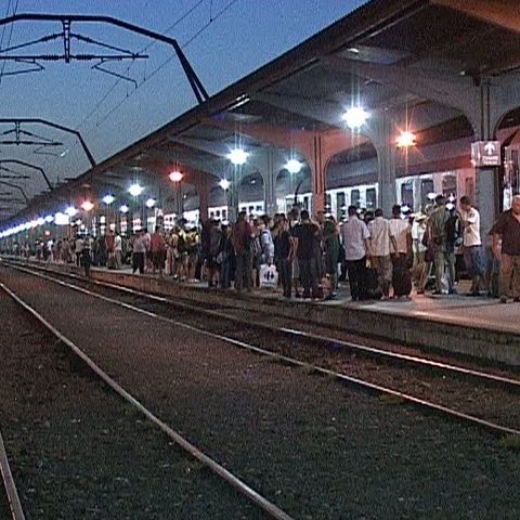 Trenurile au circulat cu viteză redusă în toată ţara, din cauza caniculei 