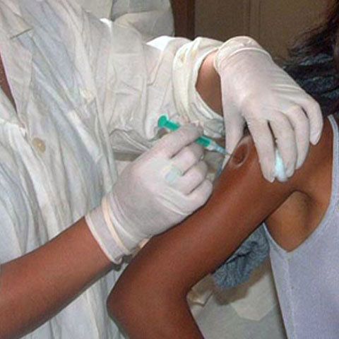 80 de studenţi au intrat în contact cu tinerii din Braşov care sunt infectaţi cu virusul AN1H1