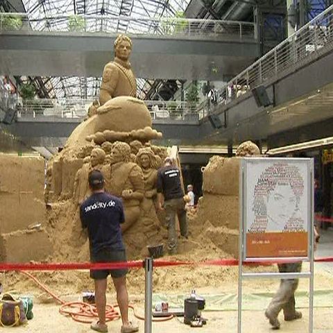 Patru sculptori au ridicat o lucrare din nisip, în memoria lui Michael Jackson