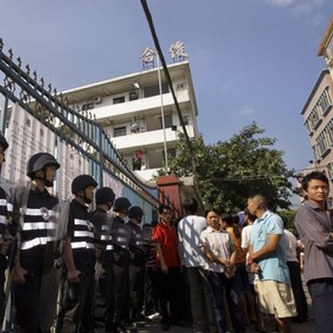 Directorul unei fabrici din China a fost omorât în bătaie de angajaţi