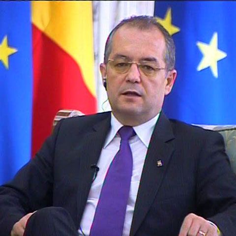 Boc îi reproşează lui Geoană absenţele de la şedinţele Coaliţiei