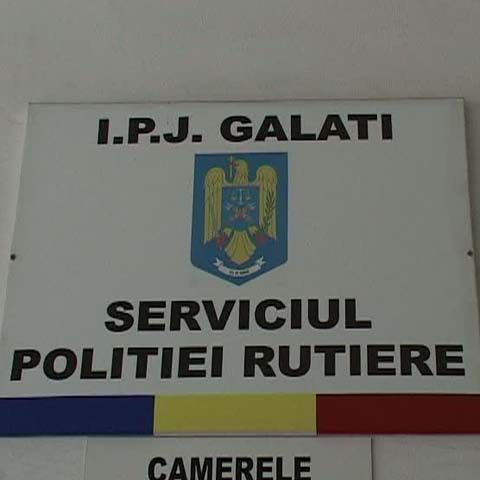 Pensionarii cu carnet calcă pedala de acceleraţie până în podea şi trec pe roşu