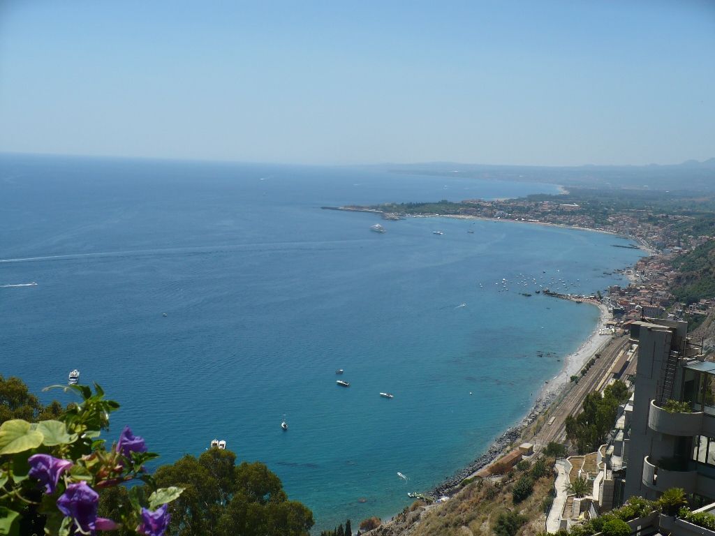 Din Muntii Apuseni la Taormina