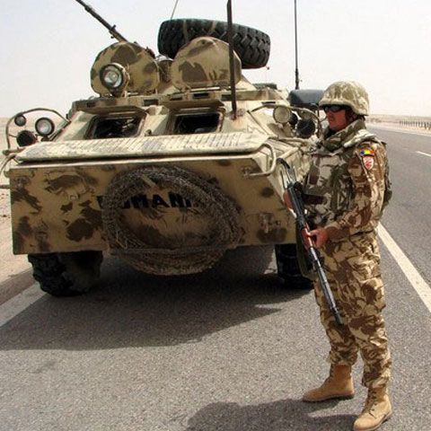 Credeţi că România ar trebui să aibă militari în teatrele de operaţiuni din străinătate?