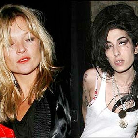 Amy Winehouse a furat cocaină din geanta lui Kate Moss