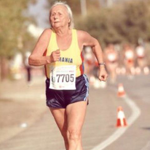 Atletism: Elena Pagu, în vârstă de 83 de ani, a câştigat aurul în proba de 5 km marş în Finlanda