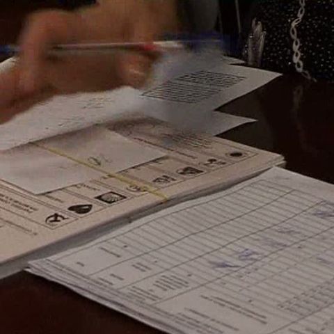 Negocieri intense între partidele de opoziţie din Republica Moldova 