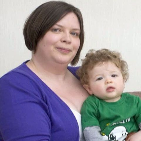 O mamă din Marea Britanie nu şi-a putut atinge copilul, pentru că era alergică la el 