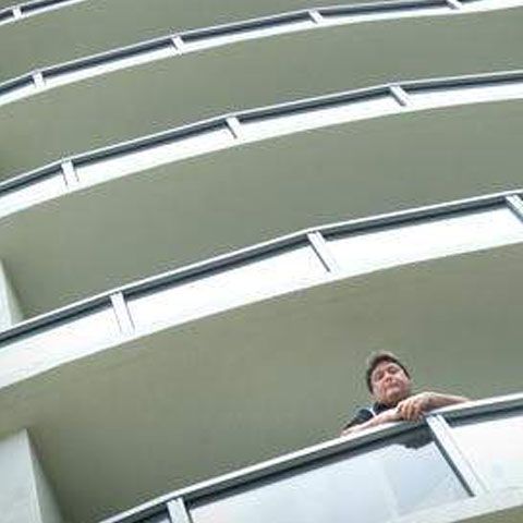 O familie de americani a rămas singura dintr-un bloc de 32 de etaje 