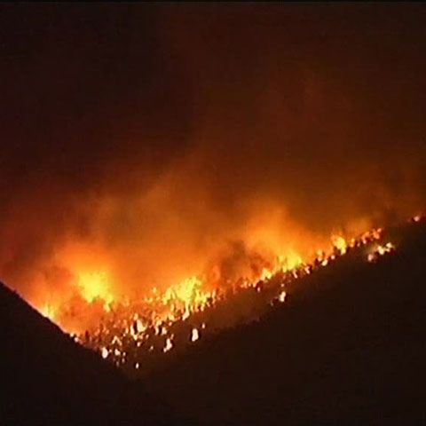 Risc crescut de incendii în regiunea Atena, nord-vestul Peloponezului şi Eubeea