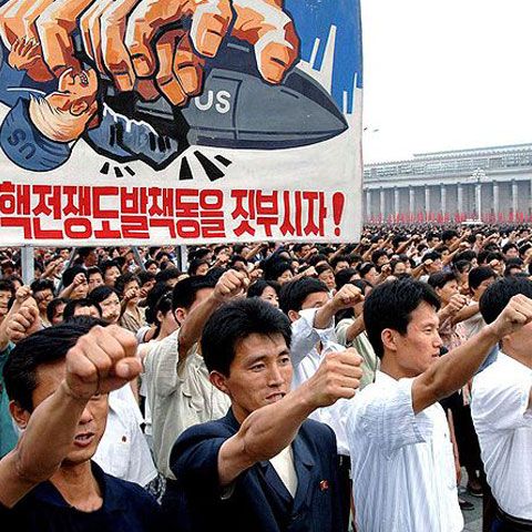 Cotidianul: În lume mai există cinci ţări conduse de regimuri comuniste 