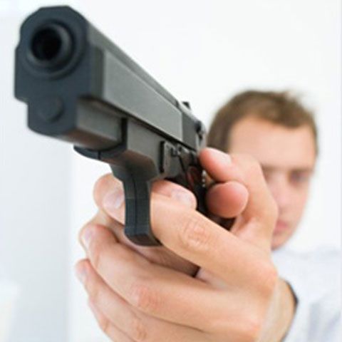 Ar fi măcel în România, dacă numărul deţinătorilor de armă ar creşte, susţin psihologii