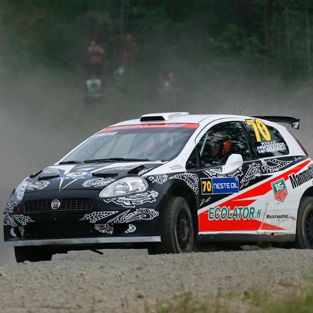 Kimi Raikkonen s-a răsturnat cu maşina în Raliul Finlandei - VEZI VIDEO