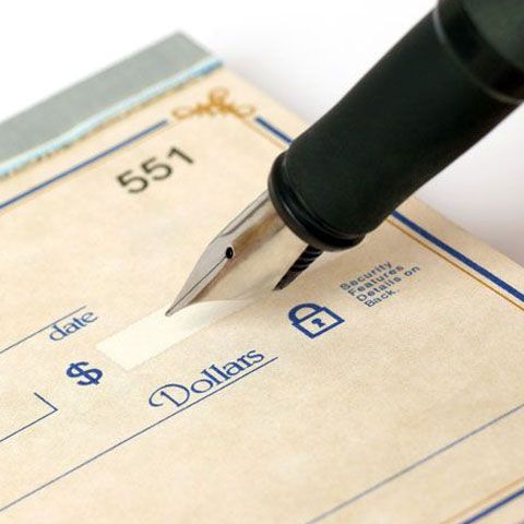 Exclusiv MONEY.ro: Cât ai da pentru a scrie cu un stilou de lux?