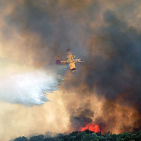 1.700 de turişti au fost evacuaţi din sudul Franţei, din cauza unui incendiu