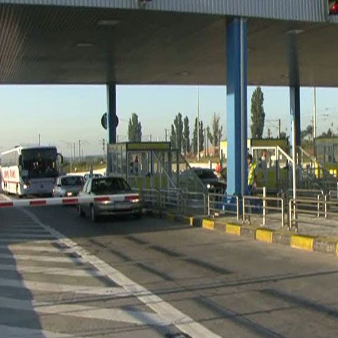 Cozi de aproape zece kilometri s-au format la punctele de taxare pe ambele sensuri ale autostrăzii A2