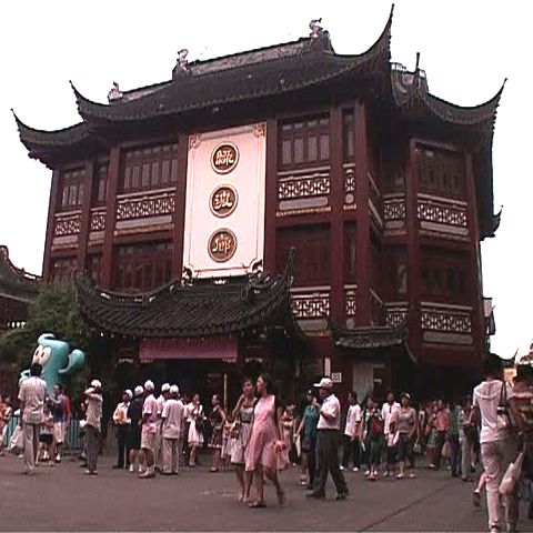 Chinezii au încredere în prostituate, ţărani şi preoţi, arată un studiu 