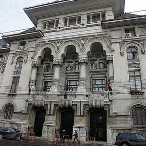 Doi inspectori ai Primăriei Sectorului 1 au fost arestaţi preventiv pentru luare de mită