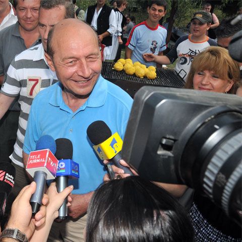 Băsescu: În România, presa este în totalitate liberă şi nu se poate spune că politicul a intervenit