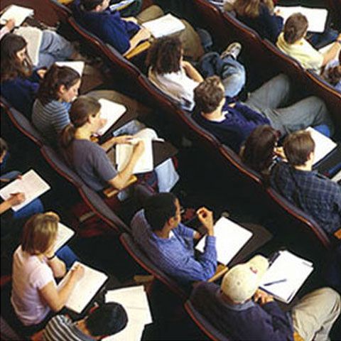 Rectorii şi decanii îşi vor propune singuri adjuncţii 