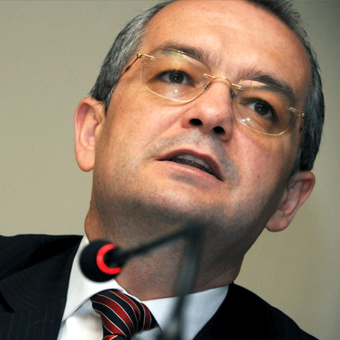 Guvernul a decis, de principiu, ca masa salarială să fie redusă la 6,2%, până în 2015