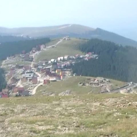 Din cauza crizei, la Rânca se vând cabanele din staţiunea montană