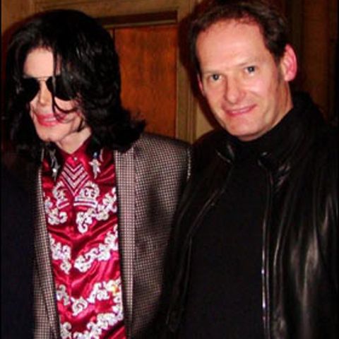 Mark Lester, prieten apropiat al lui Jackson, pretinde că e tatăl fiicei superstarului