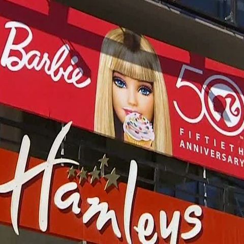 În Iordania s-a sărbătorit aniversarea de 50 de ani a păpuşii Barbie