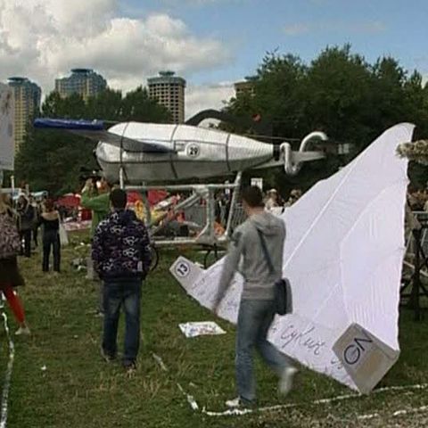 O competiţie trăznită de obiecte zburătoare a avut loc la Moscova 