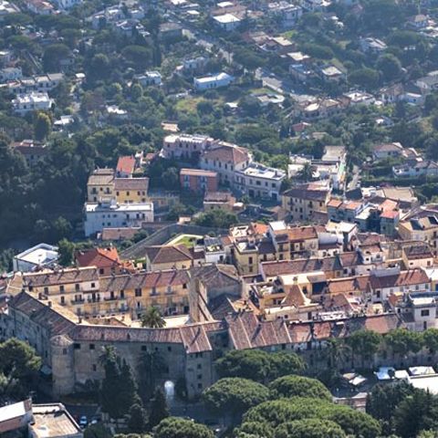 O româncă a fost violată de trei conaţionali şi de un indian în Italia, "pentru că era ziua ei de naştere"