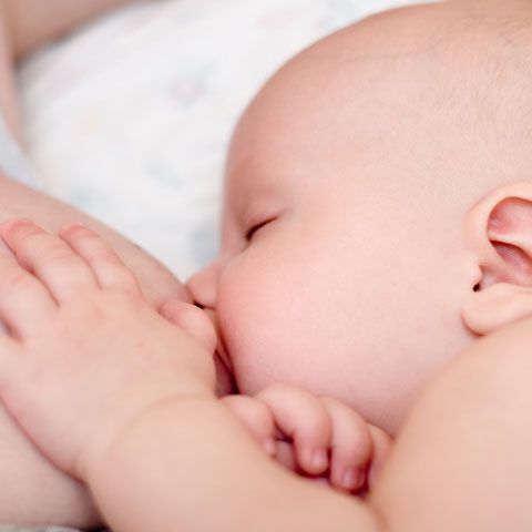 Asociaţia pentru Comunicare Nonviolentă a organizat ''Săptămâna Alăptării în Bucureşti'', pentru a determina mamele să alăpteze copiii