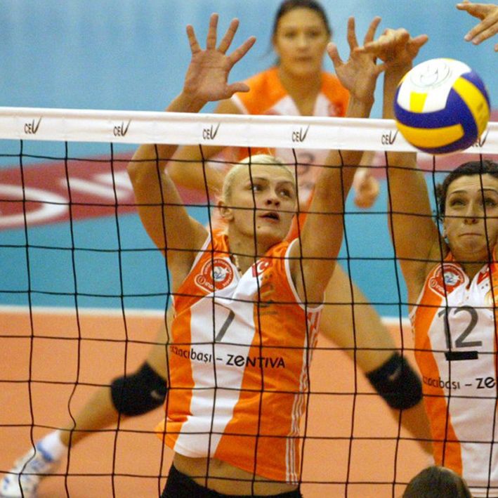 Căpitanul vicecampioanei Europei la volei joacă la Galaţi