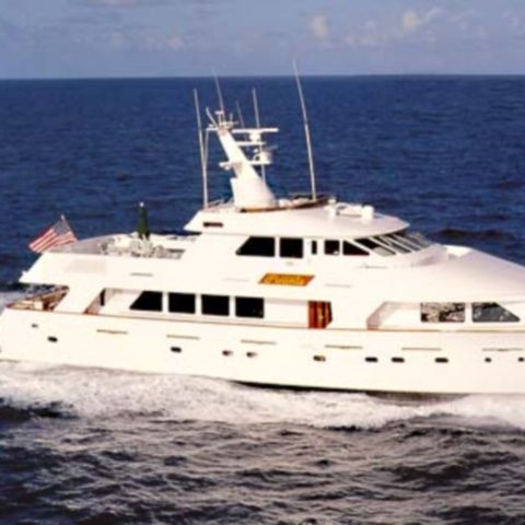 Un iacht cu şapte persoane la bord, aflat în largul Mării Negre, a cerut ajutorul autorităţilor 