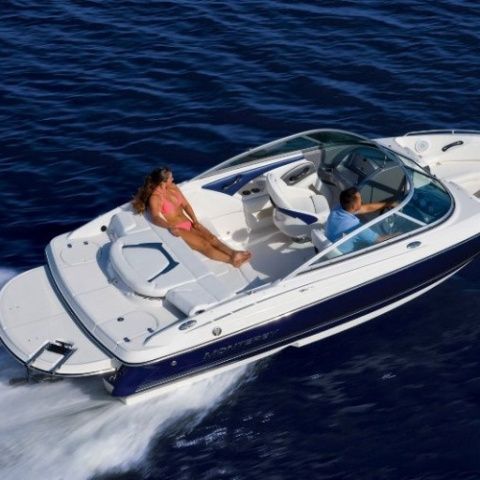 Şase tineri aflaţi într-o barcă cu motor au fost salvaţi după ce au rămas în derivă în Marea Neagră