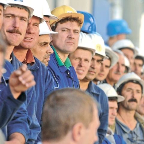 Sindicatele propun reducerea programului săptămânal de lucru, ca să nu piardă bani la pensie