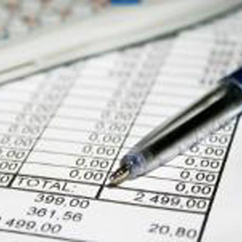 Deficitul de cont curent a scăzut cu 73,3% în primele şase luni