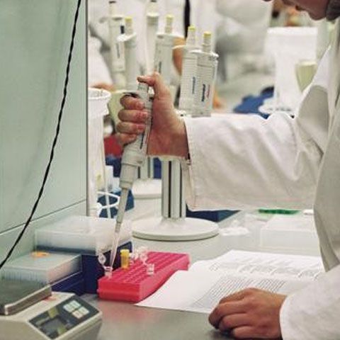 Yair Miron, fiul patronului clinicii Sabyc, rămâne în arest. Tribunalul Bucureşti a respins cererea de eliberare sub control judiciar