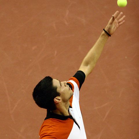 Tenis - Victor Hănescu s-a calificat în optimile turneului de la Montreal