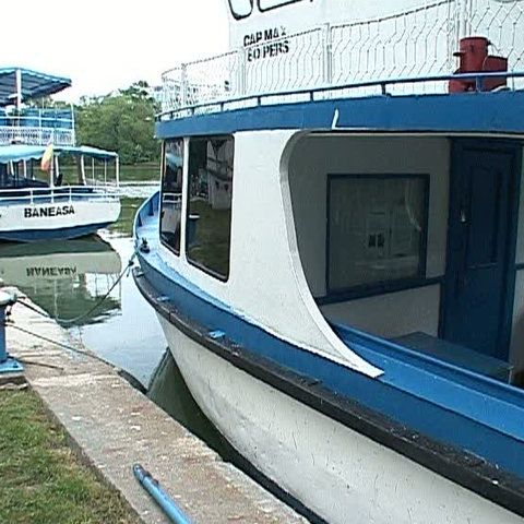 Administraţia Lacuri şi Parcuri din Bucureşti a cumpărat motoare de bărci de la o firmă de cablu TV